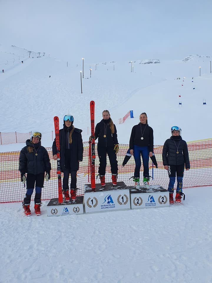 14-15 ára Stúlkur Stórsvig