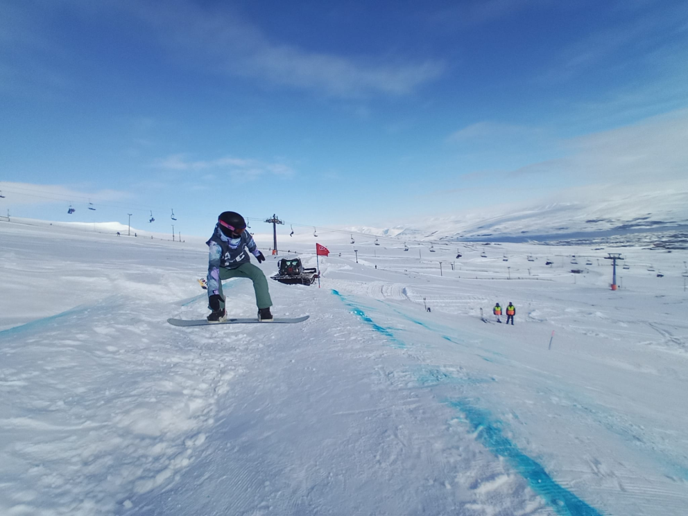 Bikarmót á snjóbrettum um liðna helgi heppnaðist vel