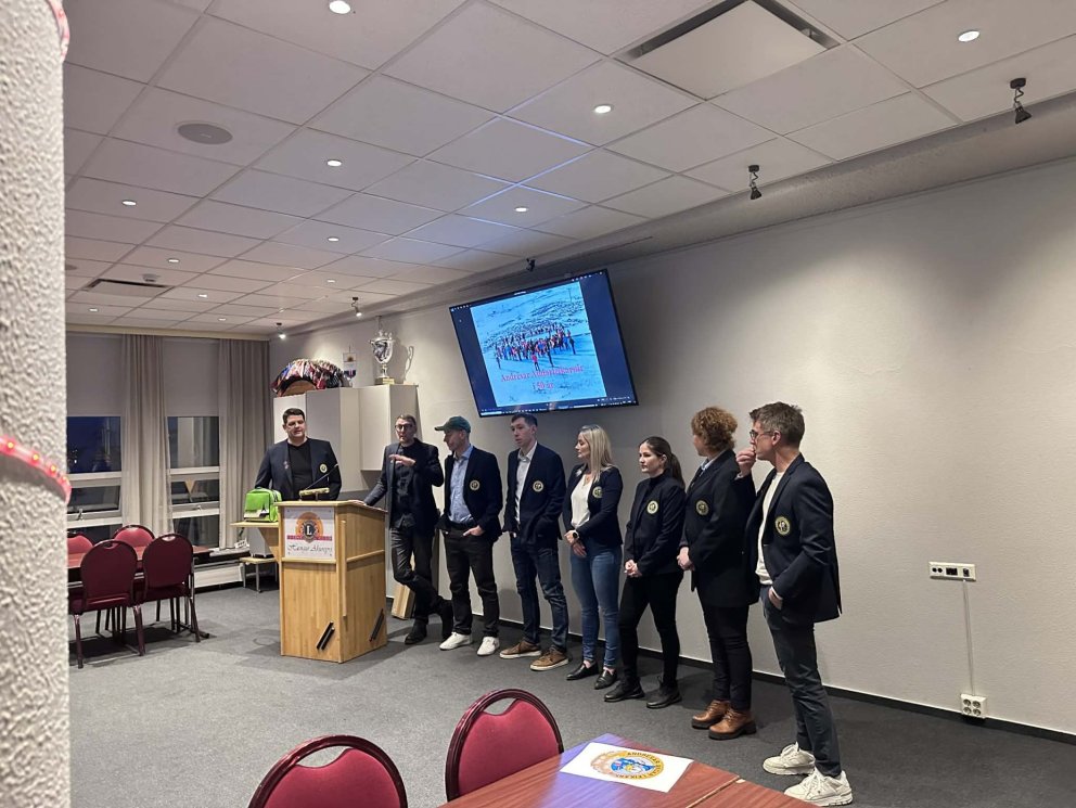 Notalegt kaffiboð á vegum Andrésarnefndarinnar í tilefni 50 ára afmælis Andrésarleikanna