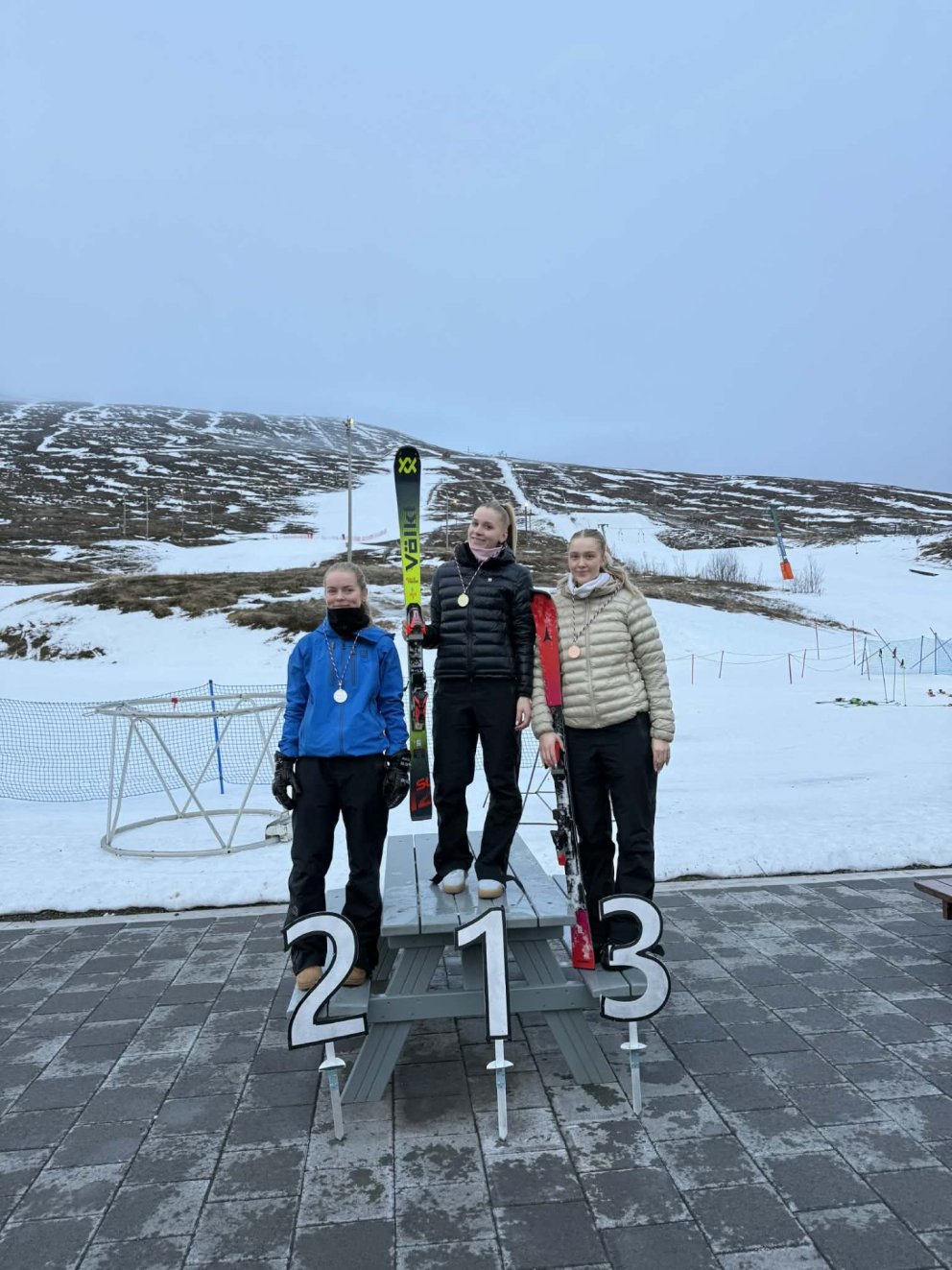 Um helgina fór fram FIS Bikarmót í svigi á Dalvík