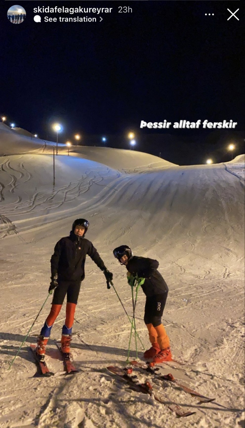 Óli Kristinn og Maron voru mjög ánægðir með að komast á skíði í Hlíðarfjalli á fimmtudagskvöld