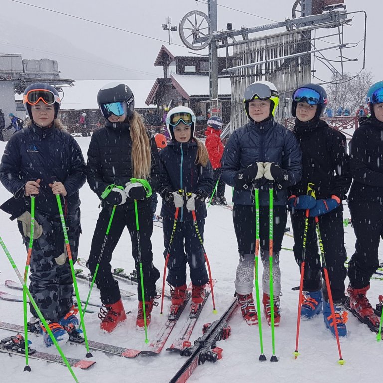 SKA krakkarnir Víðir, Kristín Lind, Fjóla Katrín, Amalía Björk, Eyrún Erla, Sonja Lí og Helena Ýr.