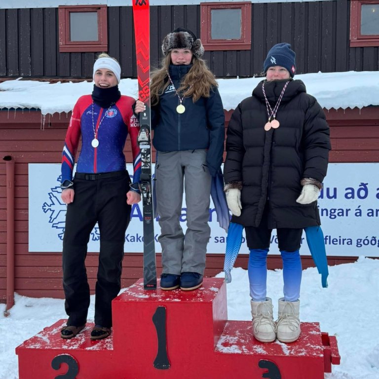 Bikarmót í alpagreinum fyrir 12-15 ára fer fram í Bláfjöllum um helgina