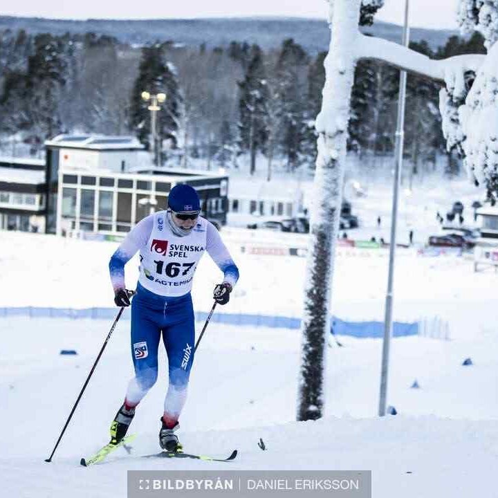 Hér keppir Einar Árni í sprettgöngu í -18°C frosti.