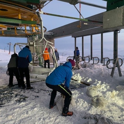 Öryggisprófun á nýju lyftunni